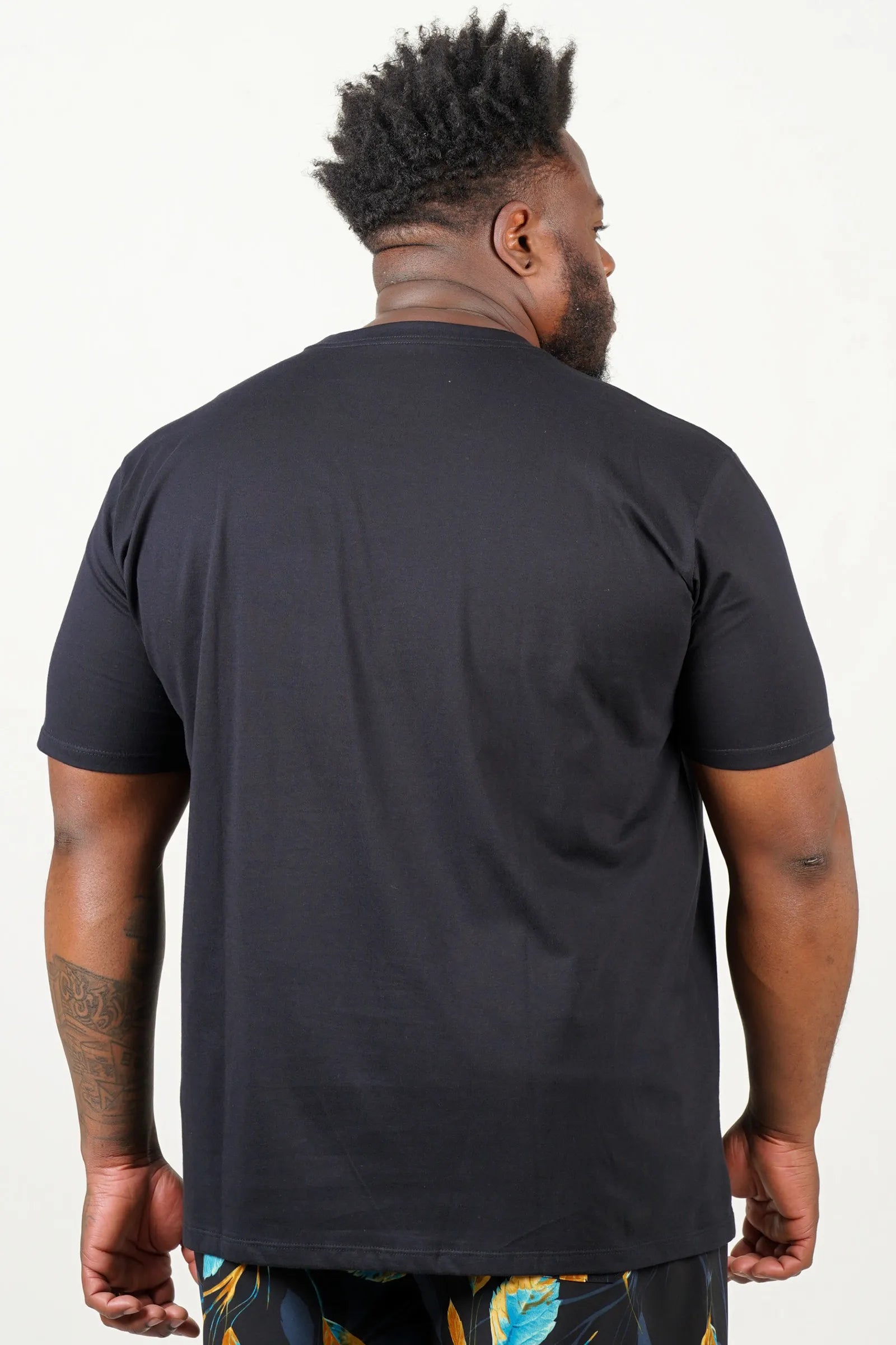 Camiseta Ultra Confort · Plus Size · Preta